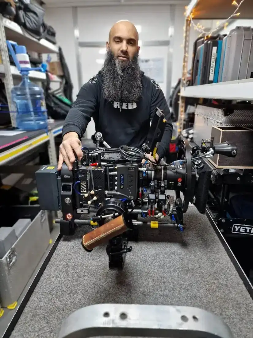 A clapper loader at work